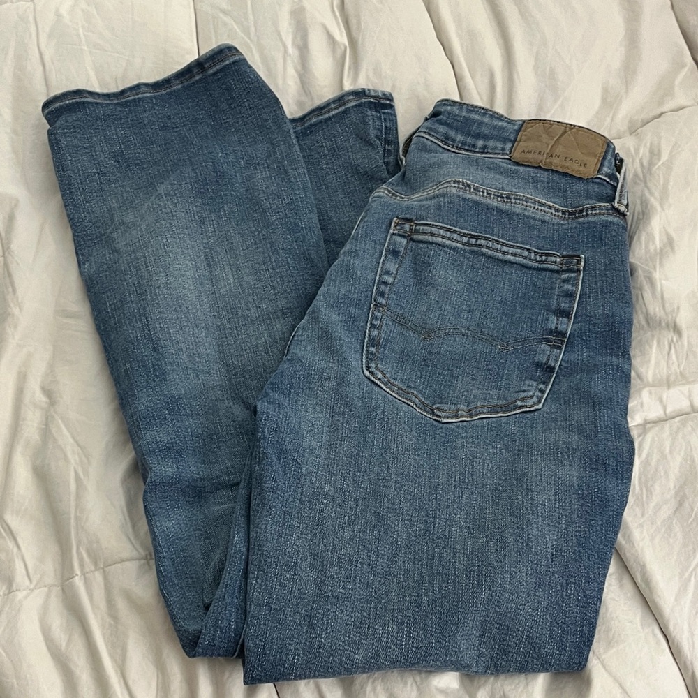 American Eagle Outfitters Women's Classic Blue Straight Leg Jeans - Picture 5 of 7